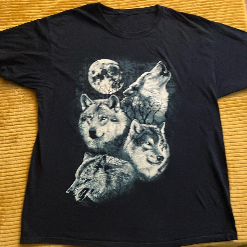 Wolf T-shirt large graphic tee navy blue